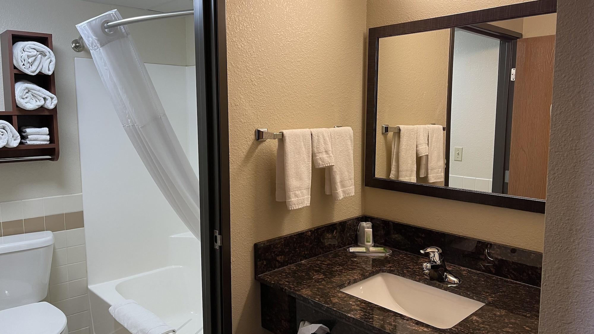 Americinn By Wyndham New London Εξωτερικό φωτογραφία