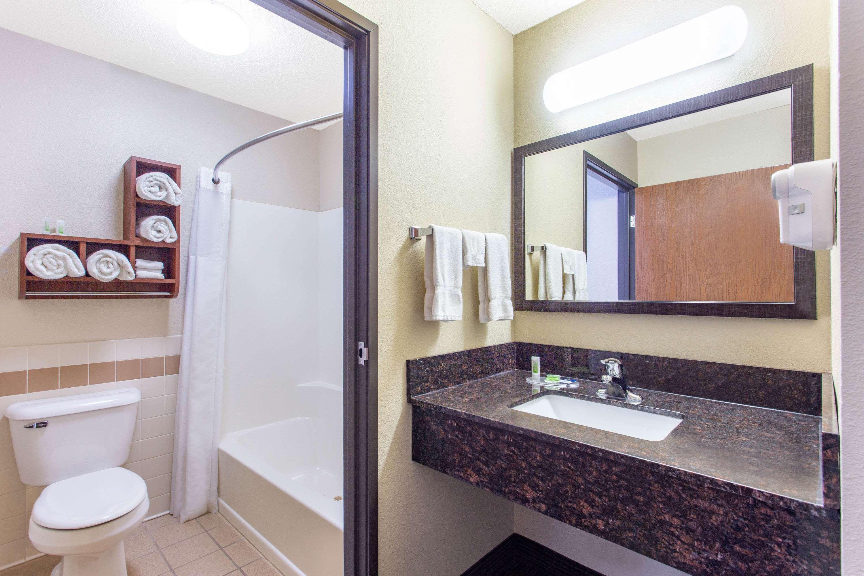 Americinn By Wyndham New London Εξωτερικό φωτογραφία