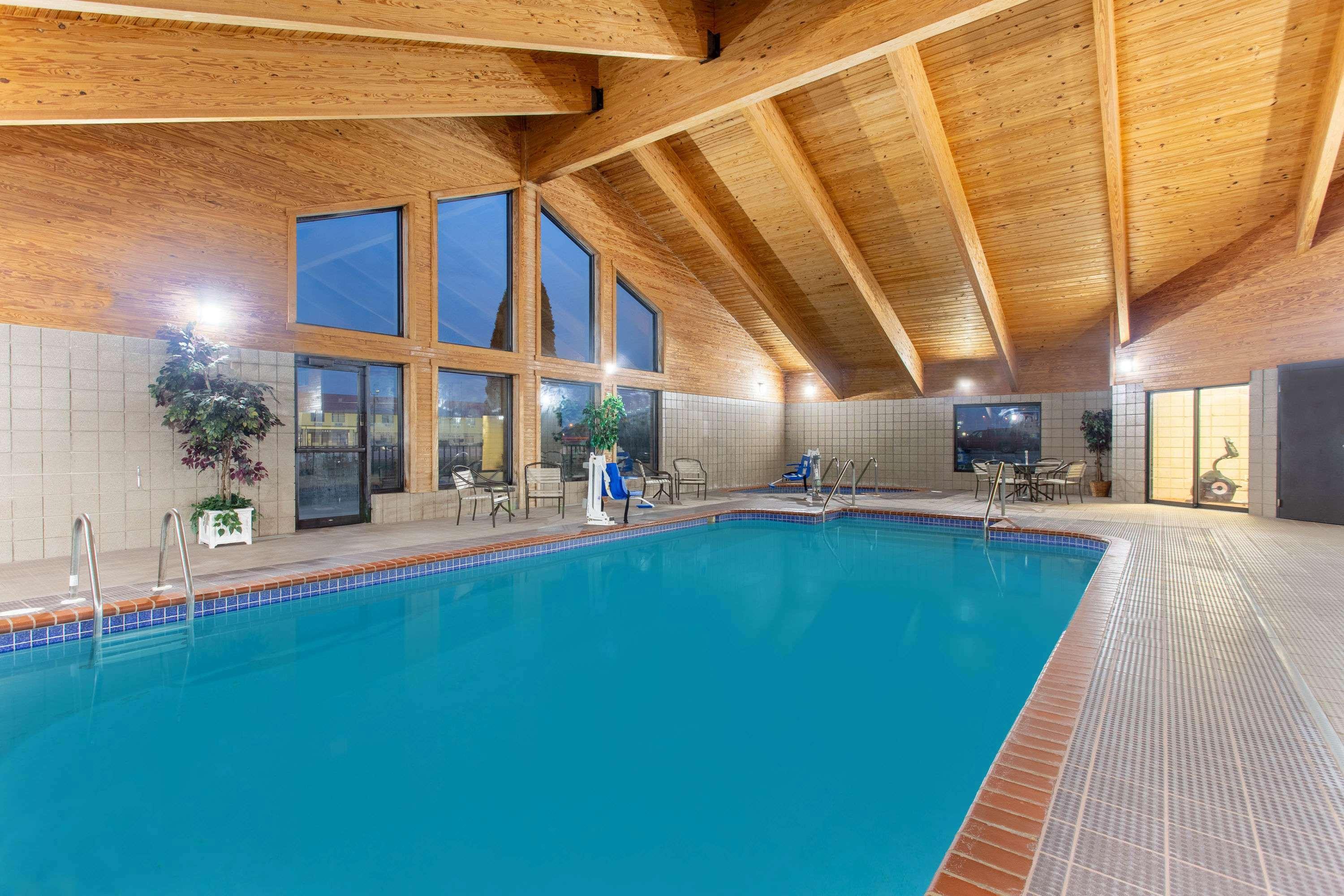 Americinn By Wyndham New London Εξωτερικό φωτογραφία